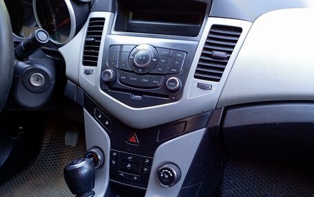 Chevrolet Cruze II, 2011 год, 610 000 рублей, 8 фотография