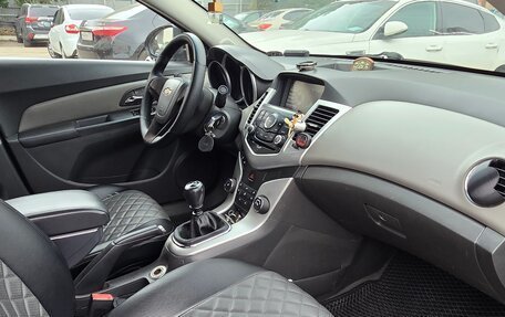 Chevrolet Cruze II, 2009 год, 515 000 рублей, 7 фотография