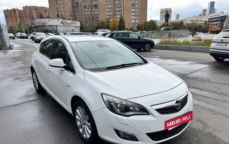 Opel Astra J, 2011 год, 700 000 рублей, 3 фотография