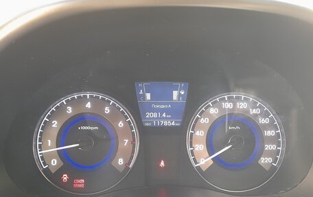 Hyundai Solaris II рестайлинг, 2013 год, 899 999 рублей, 10 фотография