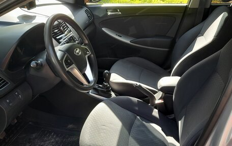 Hyundai Solaris II рестайлинг, 2013 год, 899 999 рублей, 12 фотография