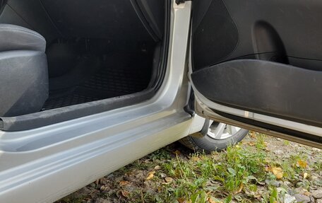 Hyundai Solaris II рестайлинг, 2013 год, 899 999 рублей, 15 фотография