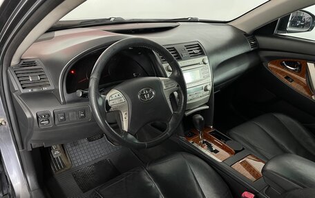 Toyota Camry, 2010 год, 1 026 000 рублей, 10 фотография