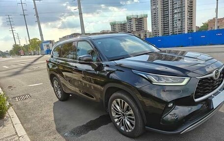 Toyota Highlander, 2022 год, 4 535 008 рублей, 3 фотография