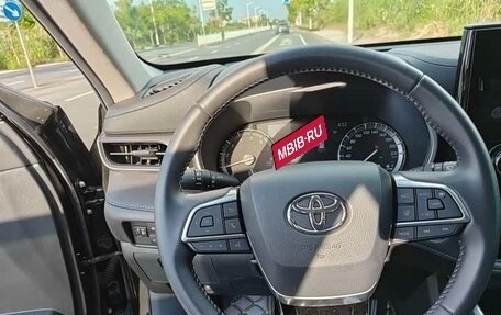 Toyota Highlander, 2022 год, 4 535 008 рублей, 5 фотография