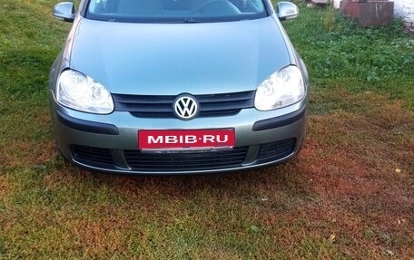 Volkswagen Golf V, 2004 год, 550 000 рублей, 1 фотография