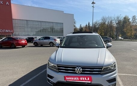 Volkswagen Tiguan II, 2019 год, 3 450 000 рублей, 2 фотография