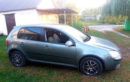 Volkswagen Golf V, 2004 год, 550 000 рублей, 4 фотография