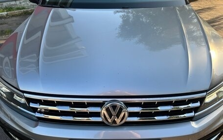 Volkswagen Tiguan II, 2019 год, 3 000 000 рублей, 34 фотография