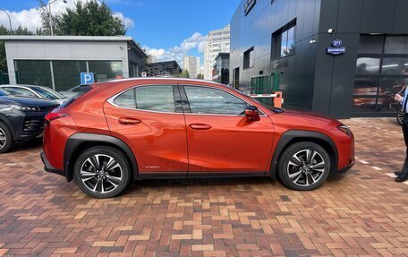 Lexus UX I, 2021 год, 3 100 000 рублей, 3 фотография