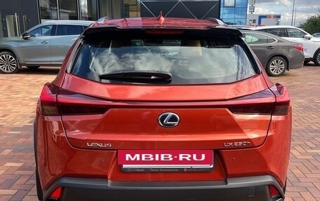 Lexus UX I, 2021 год, 3 100 000 рублей, 4 фотография