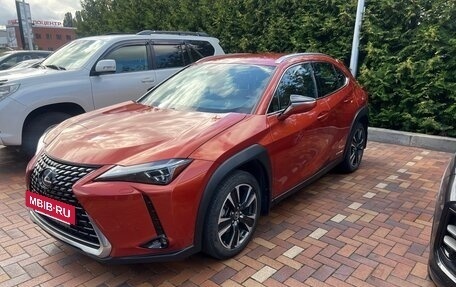 Lexus UX I, 2021 год, 3 100 000 рублей, 6 фотография