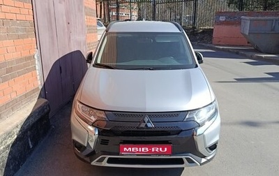 Mitsubishi Outlander III рестайлинг 3, 2022 год, 3 300 000 рублей, 1 фотография