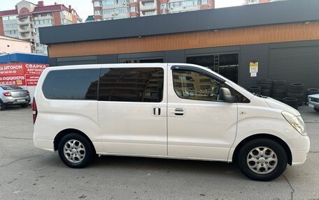 Hyundai H-1 II рестайлинг, 2008 год, 999 999 рублей, 2 фотография