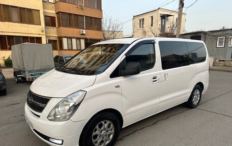 Hyundai H-1 II рестайлинг, 2008 год, 999 999 рублей, 6 фотография