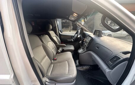 Hyundai H-1 II рестайлинг, 2008 год, 999 999 рублей, 8 фотография