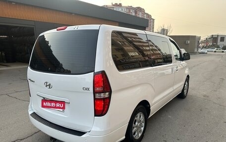 Hyundai H-1 II рестайлинг, 2008 год, 999 999 рублей, 3 фотография