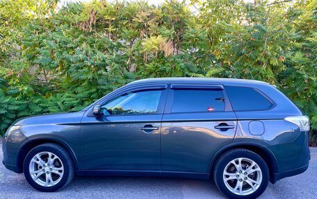 Mitsubishi Outlander III рестайлинг 3, 2014 год, 1 480 000 рублей, 6 фотография
