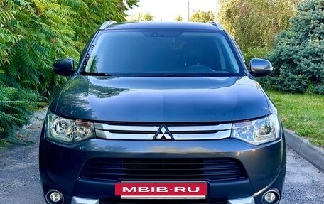 Mitsubishi Outlander III рестайлинг 3, 2014 год, 1 480 000 рублей, 11 фотография