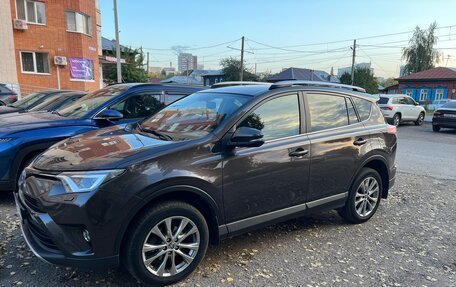 Toyota RAV4, 2018 год, 2 800 000 рублей, 2 фотография