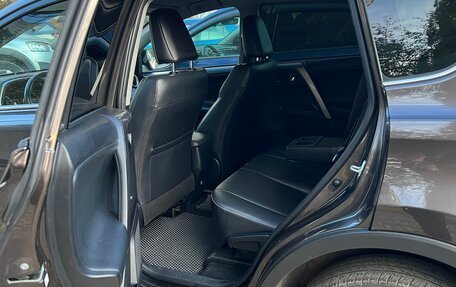 Toyota RAV4, 2018 год, 2 800 000 рублей, 8 фотография