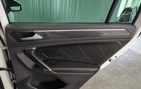 Volkswagen Tiguan II, 2018 год, 2 270 000 рублей, 16 фотография