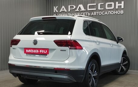 Volkswagen Tiguan II, 2018 год, 2 270 000 рублей, 2 фотография