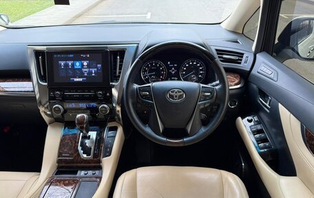Toyota Vellfire II, 2018 год, 6 200 000 рублей, 16 фотография