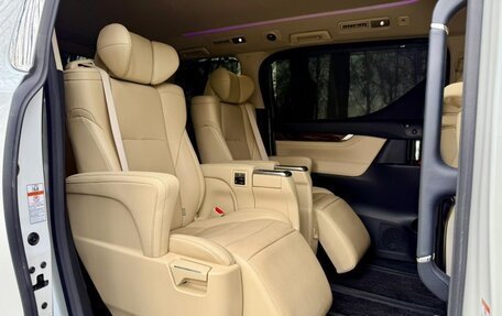 Toyota Vellfire II, 2018 год, 6 200 000 рублей, 19 фотография