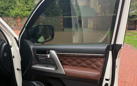 Toyota Land Cruiser 200, 2014 год, 4 550 000 рублей, 10 фотография