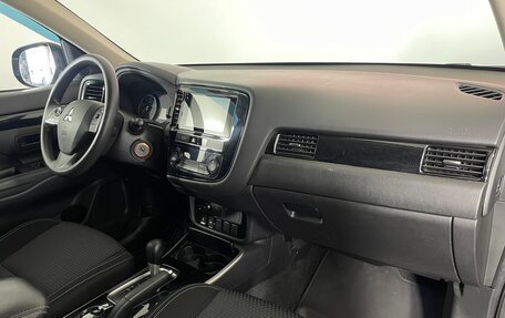 Mitsubishi Outlander III рестайлинг 3, 2019 год, 2 065 000 рублей, 12 фотография