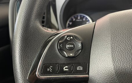 Mitsubishi Outlander III рестайлинг 3, 2019 год, 2 065 000 рублей, 15 фотография