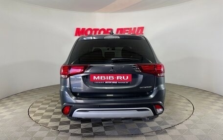 Mitsubishi Outlander III рестайлинг 3, 2019 год, 2 065 000 рублей, 5 фотография