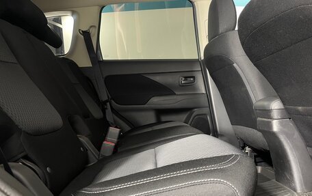 Mitsubishi Outlander III рестайлинг 3, 2019 год, 2 065 000 рублей, 23 фотография