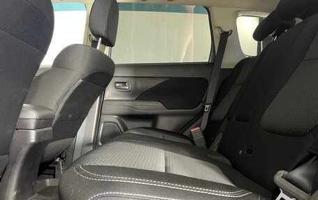 Mitsubishi Outlander III рестайлинг 3, 2019 год, 2 065 000 рублей, 22 фотография