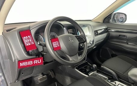 Mitsubishi Outlander III рестайлинг 3, 2019 год, 2 065 000 рублей, 11 фотография