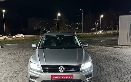 Volkswagen Tiguan II, 2020 год, 2 395 000 рублей, 1 фотография