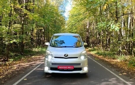 Toyota Voxy II, 2008 год, 1 030 000 рублей, 1 фотография