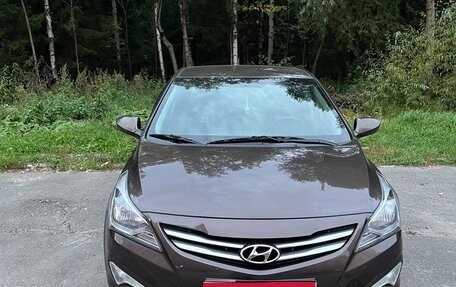 Hyundai Solaris II рестайлинг, 2016 год, 900 000 рублей, 1 фотография