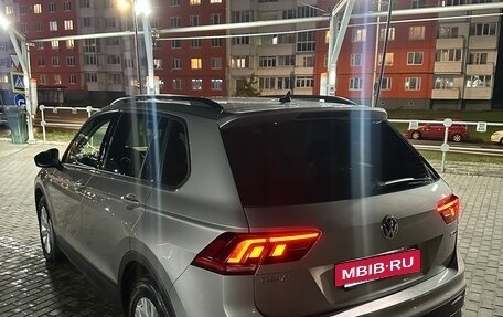 Volkswagen Tiguan II, 2020 год, 2 395 000 рублей, 3 фотография