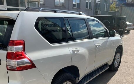 Toyota Land Cruiser Prado 150 рестайлинг 2, 2014 год, 3 200 000 рублей, 10 фотография