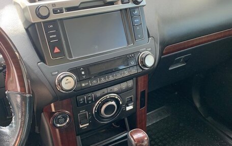 Toyota Land Cruiser Prado 150 рестайлинг 2, 2014 год, 3 200 000 рублей, 14 фотография