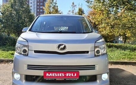 Toyota Voxy II, 2008 год, 1 030 000 рублей, 7 фотография