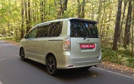 Toyota Voxy II, 2008 год, 1 030 000 рублей, 5 фотография