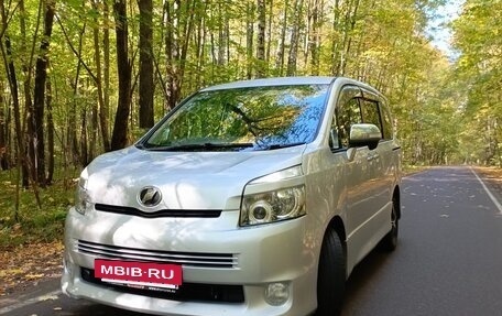 Toyota Voxy II, 2008 год, 1 030 000 рублей, 3 фотография
