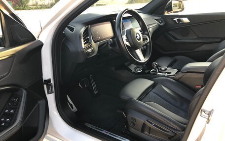 BMW 1 серия, 2021 год, 2 730 000 рублей, 14 фотография