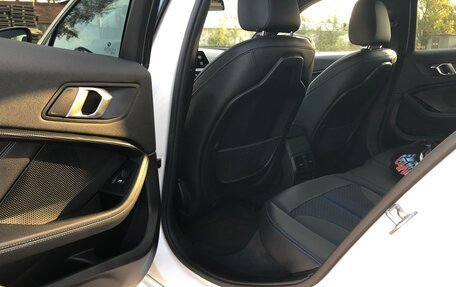 BMW 1 серия, 2021 год, 2 730 000 рублей, 15 фотография