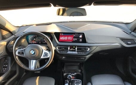 BMW 1 серия, 2021 год, 2 730 000 рублей, 10 фотография