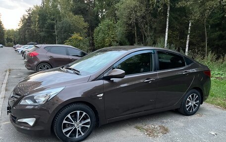 Hyundai Solaris II рестайлинг, 2016 год, 900 000 рублей, 2 фотография