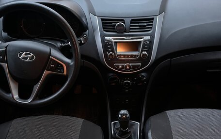 Hyundai Solaris II рестайлинг, 2016 год, 900 000 рублей, 5 фотография